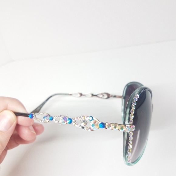 Green Rhinestone Sparkle Sunglasses - Picture 4 of 15